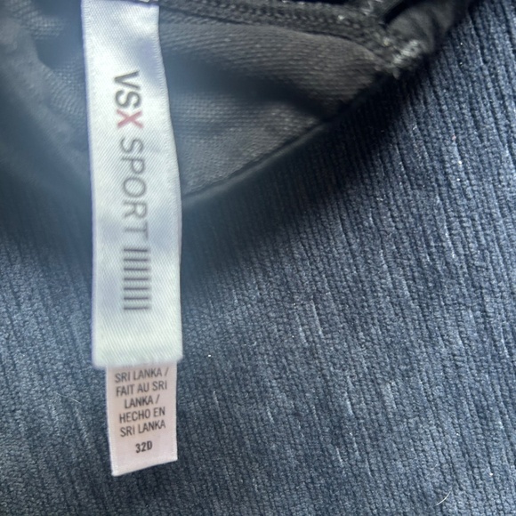victoria secret sports bra - Picture 3 of 3